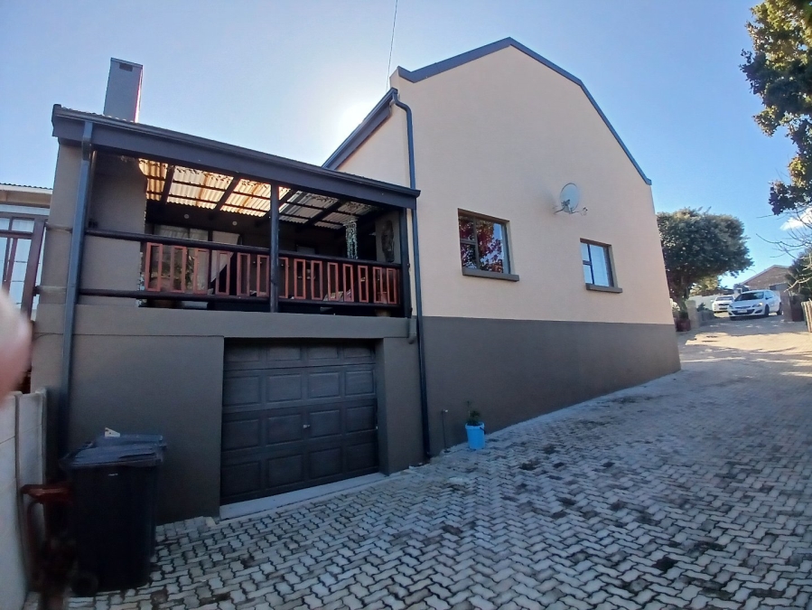 4 Bedroom Property for Sale in Dana Bay Western Cape